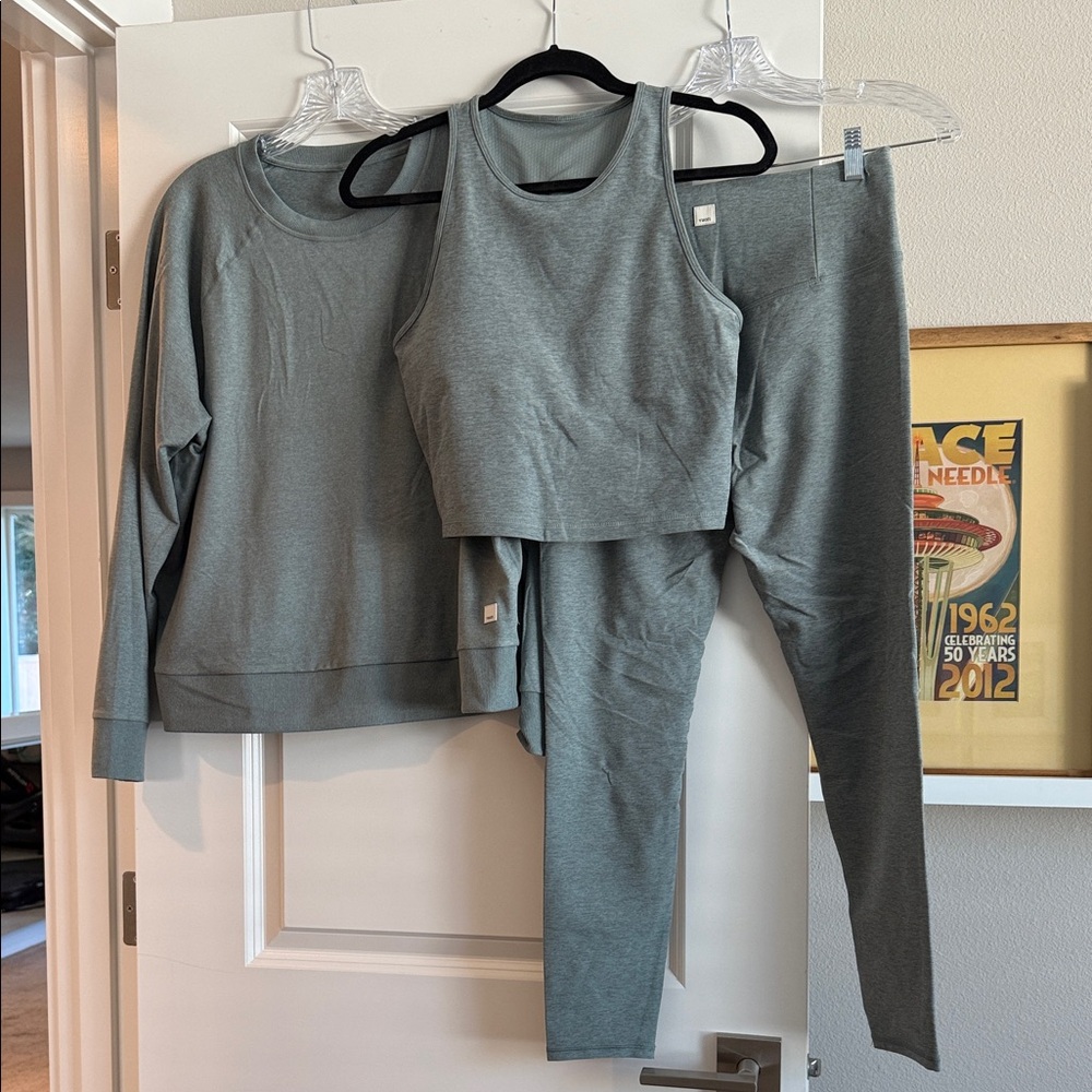 Vuori 3 piece set (NWOT)